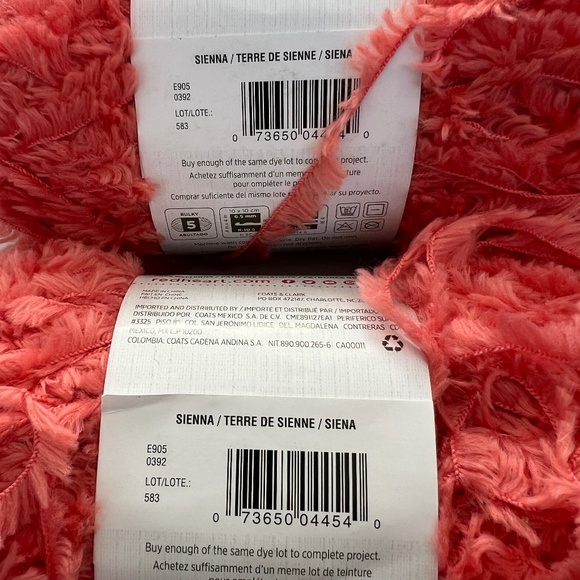 Lot of 2 Red Heart Hygge Fur Sienna Bulky 100% Nylon Yarn New Color 583 Soft - Picture 3 of 3